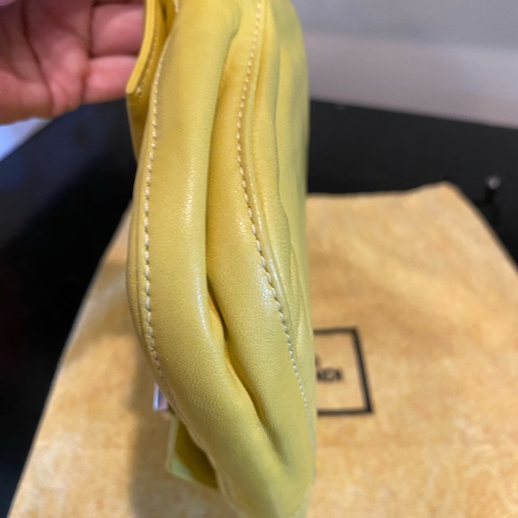 FENDI BAGUETTE NWT VINTAGE YELLOW LEATHER FENDI SERIAL NUMBER SILVER PACKET - Picture 9 of 16